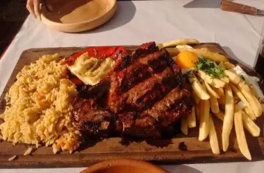 Ñandú asado